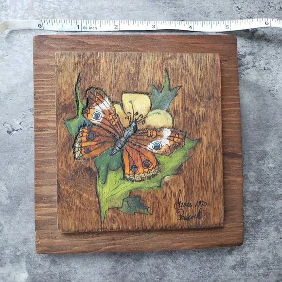 VINTAGE WOOD CARVED HAND PAINTED BUTTERFLY WALL ART 5x5 - Picture 2 of 5